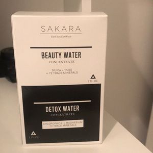 Beauty water and detox water by Sakara Life